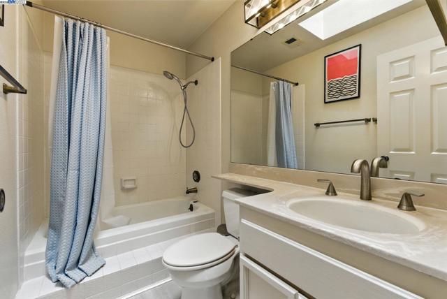 Image 13 of 45 For 1400 Carpentier St  405