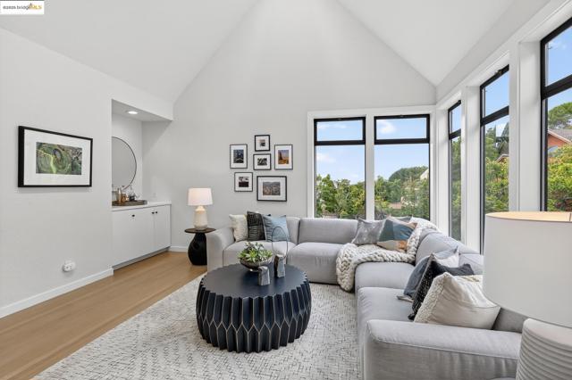 6475 Swainland Rd, Oakland CA: https://media.crmls.org/mediaz/1ba862fb-bdfa-44c1-a5cd-b4f7c5b7f7d9.jpg