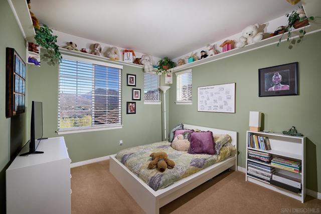 17010 Butterfield Trl, Poway CA: https://media.crmls.org/mediaz/1ba89419-e561-432b-a54e-9e0a6430eab1.jpg