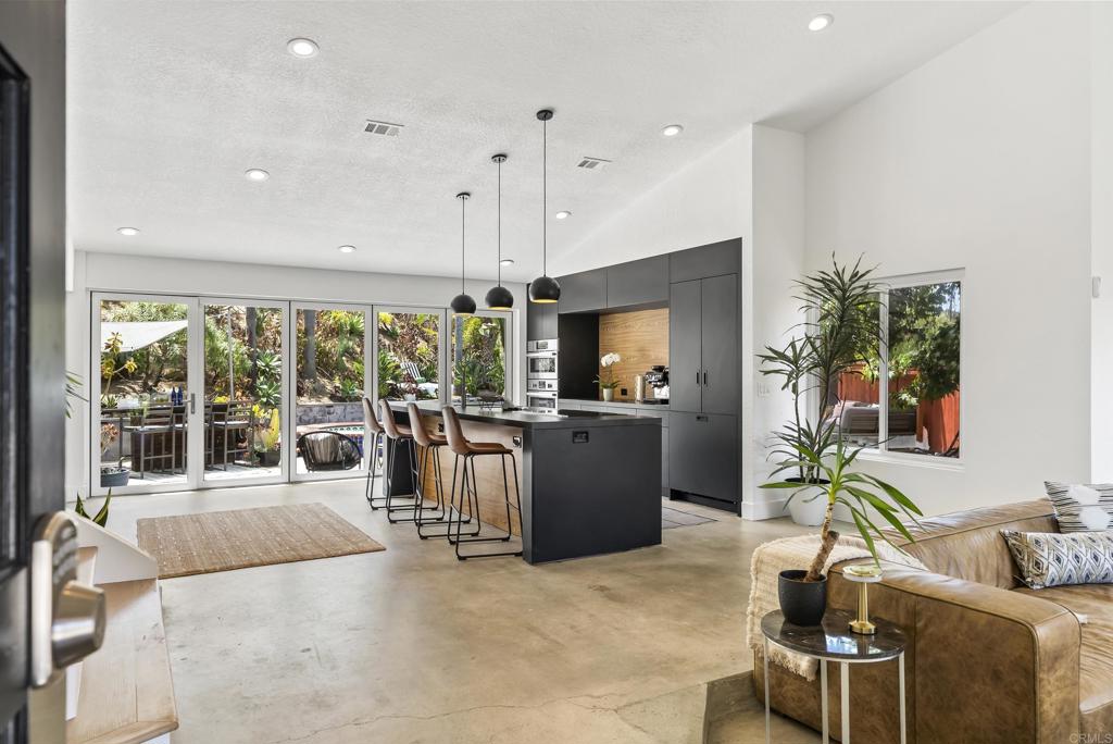 1609 Honeysuckle Court - photo 9