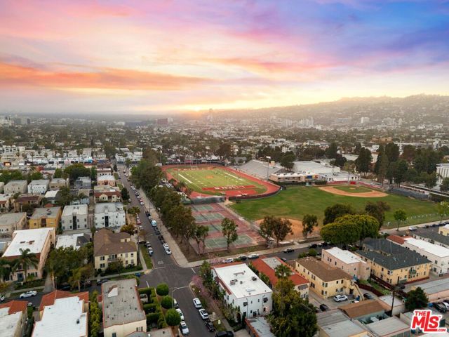 500 N Genesee Avenue, Los Angeles CA: https://media.crmls.org/mediaz/1ba940e5-0f57-4af5-898d-ecbf0685f01d.jpg