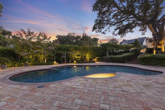 2307 Easton Drive, Burlingame CA: https://media.crmls.org/mediaz/1ba96752-3f05-4cc3-8c6f-7371d6ad5945.jpg