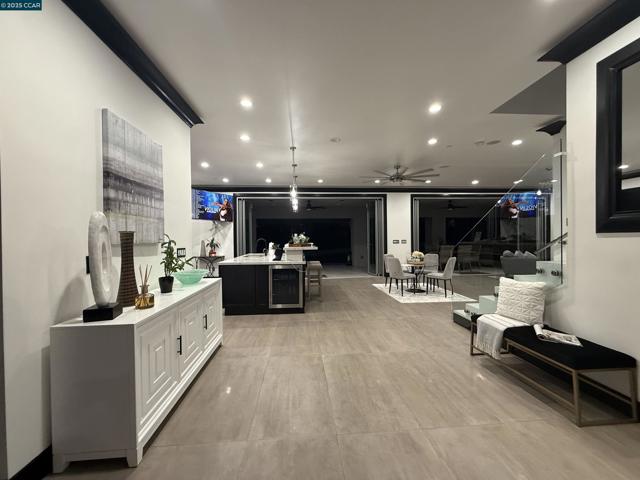 3318 Ellesmere Court, Walnut Creek CA: https://media.crmls.org/mediaz/1baa7784-a53b-4ba3-9707-b460c37e3876.jpg