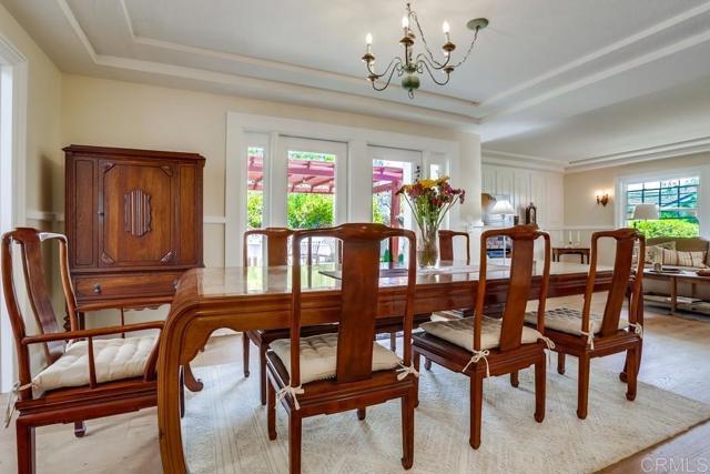 906 Gretna Green Way, Escondido CA: https://media.crmls.org/mediaz/1baa8544-8939-404a-959a-398dffacf0a3.jpg