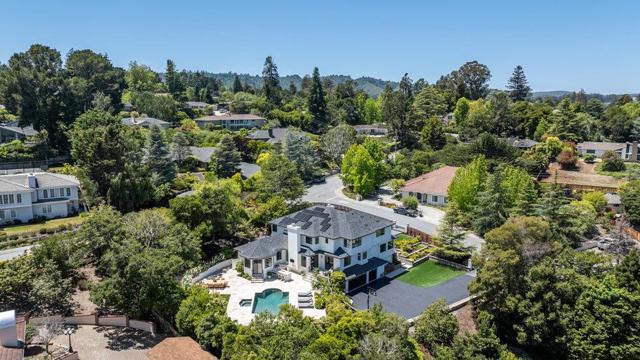 1095 Macadamia Drive, Hillsborough CA: https://media.crmls.org/mediaz/1bab7f4c-37f5-4964-83b0-15cc3ccbab9f.jpg