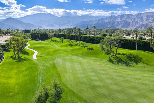 48225 Via Solana, La Quinta CA: https://media.crmls.org/mediaz/1babdffe-e85c-4594-b1ea-1ce868a94bcb.jpg