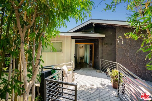 2528 Dearborn Drive, Los Angeles CA: https://media.crmls.org/mediaz/1bac1bc5-de93-421b-931c-7d31c8f4a3ff.jpg