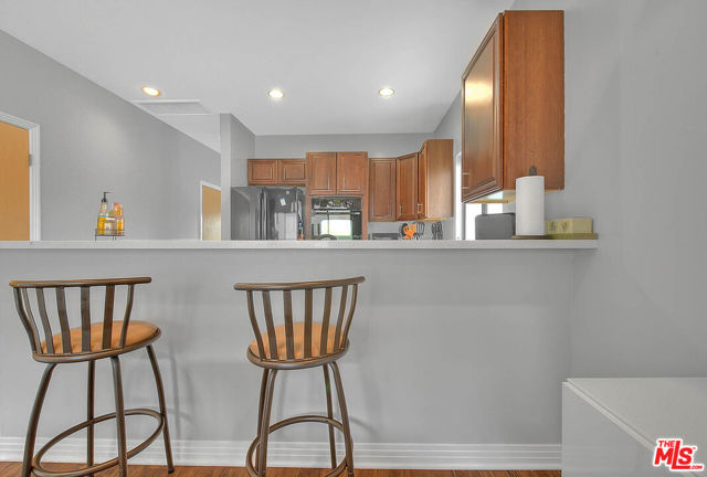 1821 S Sycamore Avenue, Los Angeles CA: https://media.crmls.org/mediaz/1bac4c53-67ed-4639-9a14-e5c4431e5b2a.jpg