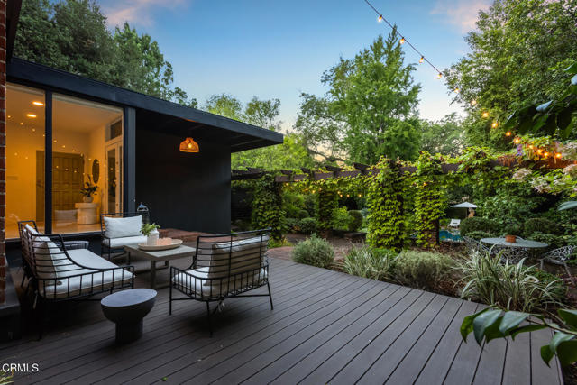 595 Linda Vista Avenue, Pasadena CA: https://media.crmls.org/mediaz/1bacd88a-56f0-48e1-8735-71973798f2cf.jpg
