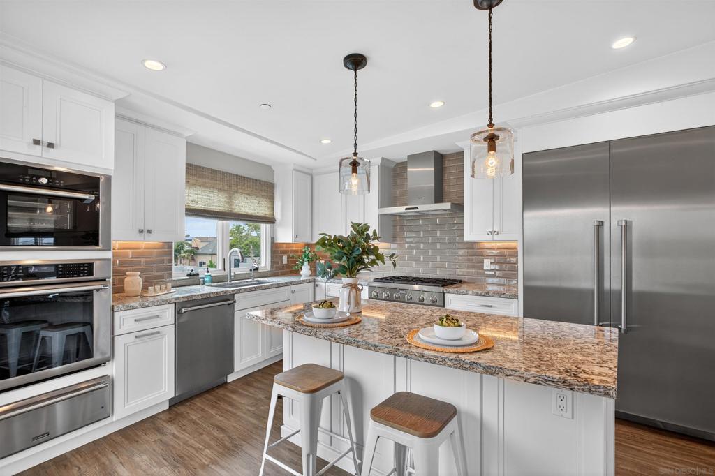 3828 Mission Blvd - photo 9