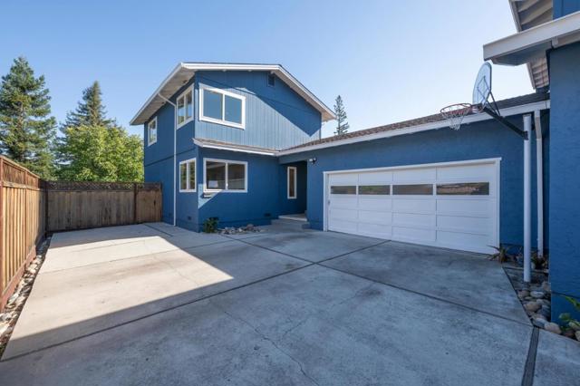 1035 Valota Road, Redwood City CA: https://media.crmls.org/mediaz/1baeb4c9-9828-4f23-a250-38c655b438b7.jpg