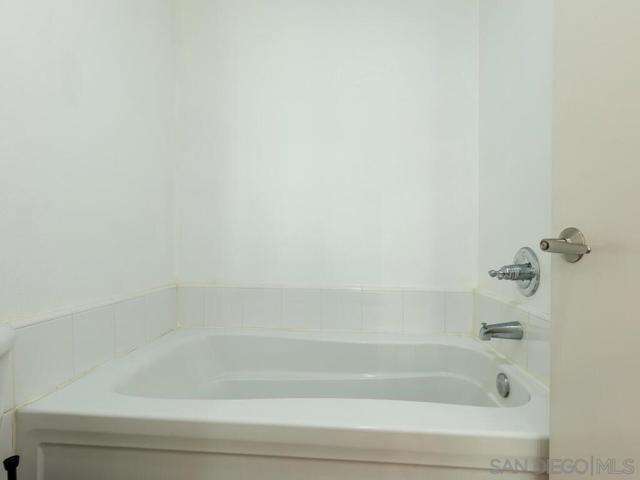 7725 El Cajon Blvd, La Mesa CA: https://media.crmls.org/mediaz/1baeeae4-3933-42b5-8609-186434de7f94.jpg