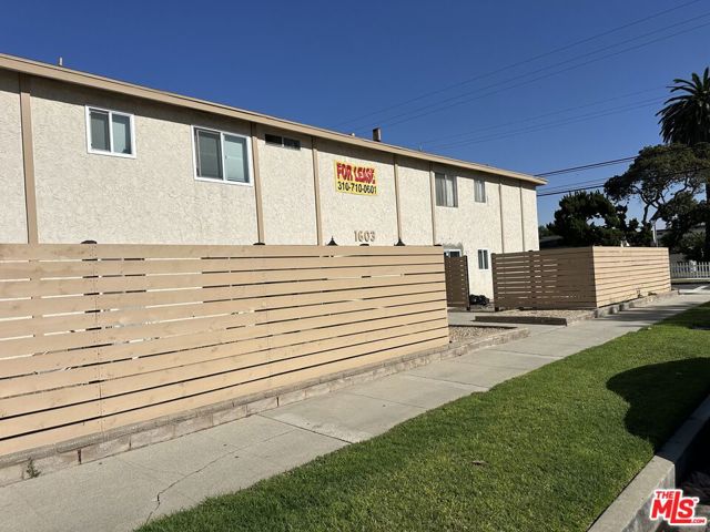 1603 W 224th Street, Torrance CA: https://media.crmls.org/mediaz/1baf7395-423b-4870-a612-4d43f07cf849.jpg