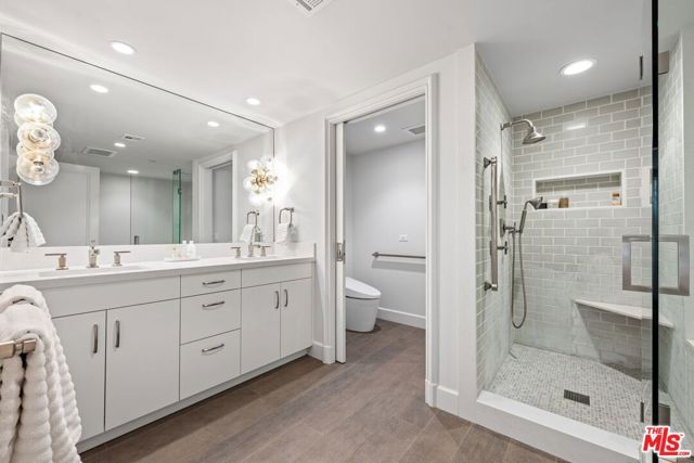 701 Ocean Avenue, Santa Monica CA: https://media.crmls.org/mediaz/1bafa574-a26d-439d-92be-e810b1881c0b.jpg