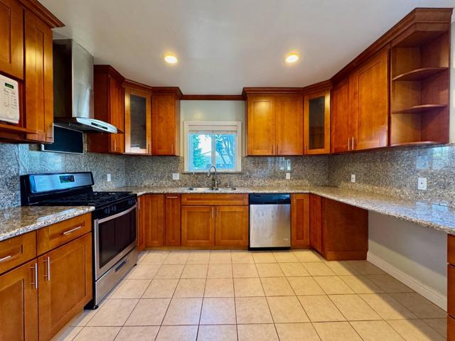 3801 Pacific Boulevard, San Mateo CA: https://media.crmls.org/mediaz/1bb040d1-8c11-48d8-ad3d-603d279aa318.jpg