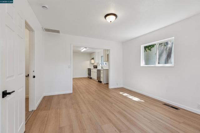 517 W 6th Street, Antioch CA: https://media.crmls.org/mediaz/1bb076bd-a38c-46ea-8528-da51f6ffbcbe.jpg
