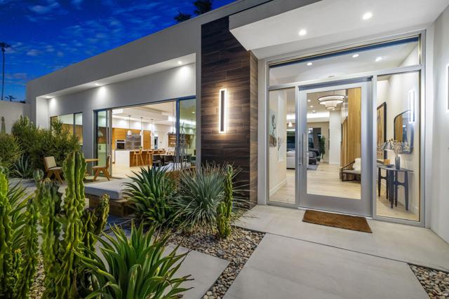75690 Fairway Drive, Indian Wells CA: https://media.crmls.org/mediaz/1bb14e26-99ae-4b1e-89e0-43b0feb2d863.jpg