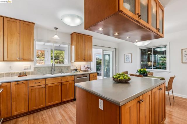 Image 7 of 51 For 5861 Bernhard Ave