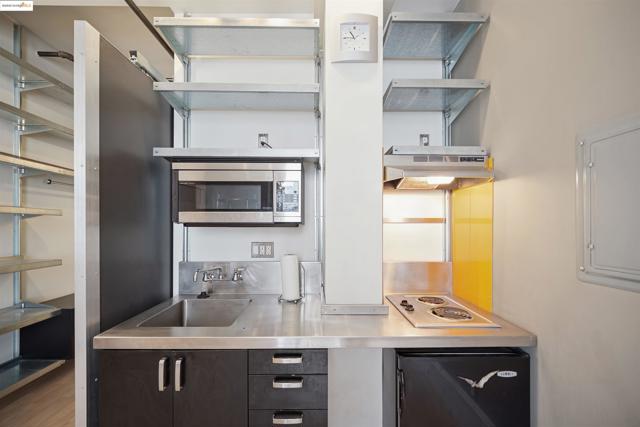 83 McAllister St, San Francisco CA: https://media.crmls.org/mediaz/1bb28aa4-f3b4-4155-9921-5b04fa9c70b3.jpg