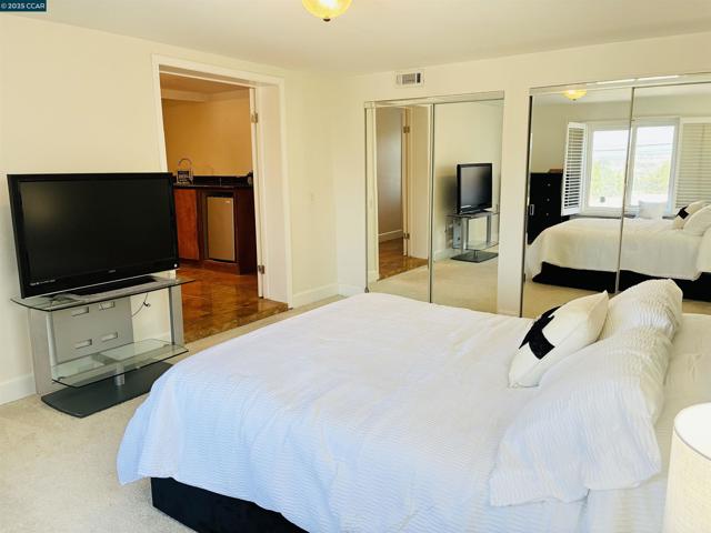 7968 Michigan Ave, Oakland CA: https://media.crmls.org/mediaz/1bb2bc22-4bec-4533-8168-1ba8a0152490.jpg