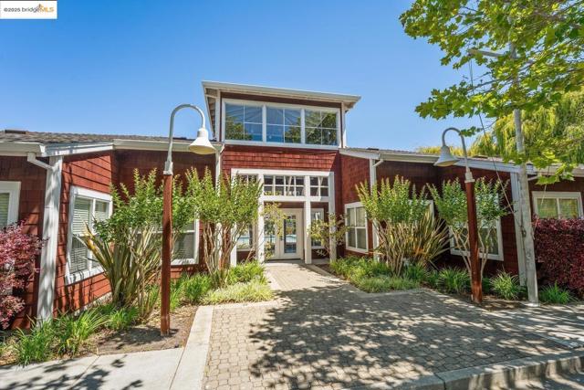 92 Marina Lakes DR, Richmond CA: https://media.crmls.org/mediaz/1bb2f3b7-2651-4524-b8c2-6de1bd5fbceb.jpg