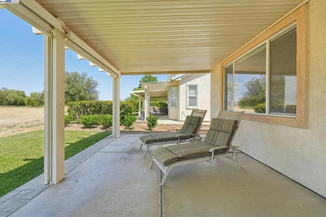 491 Central Park Pl, Brentwood CA: https://media.crmls.org/mediaz/1bb330b8-acaa-4e56-8f56-a1db721699e4.jpg