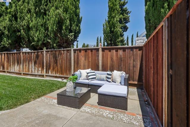 37512 Willowood Dr, Fremont CA: https://media.crmls.org/mediaz/1bb36afa-4475-46b3-ad00-4befb89e7ebb.jpg