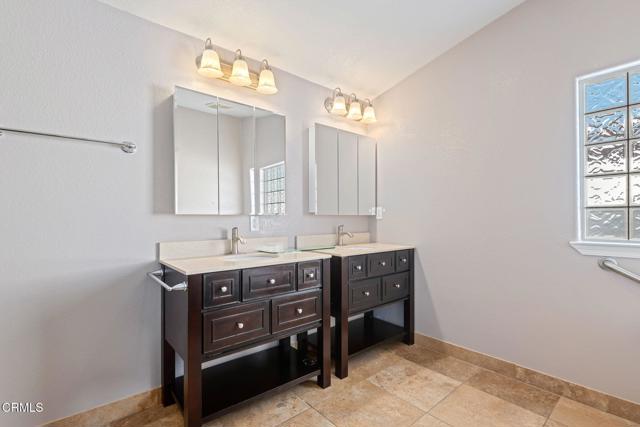 Detail Gallery Image 21 of 38 For 157 Keats Cir #157,  Ventura,  CA 93003 - 3 Beds | 2 Baths