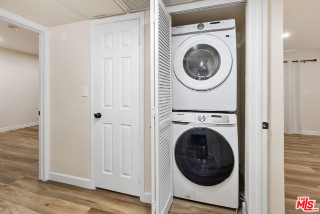 333 W Alameda Avenue, Burbank CA: https://media.crmls.org/mediaz/1bb3e0fb-7b3f-4db2-bcc7-fc34d69c8daa.jpg
