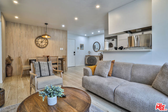 1540 N Bronson Avenue, Los Angeles CA: https://media.crmls.org/mediaz/1bb3f8ed-9a48-4b51-8285-f34a65f4ca00.jpg