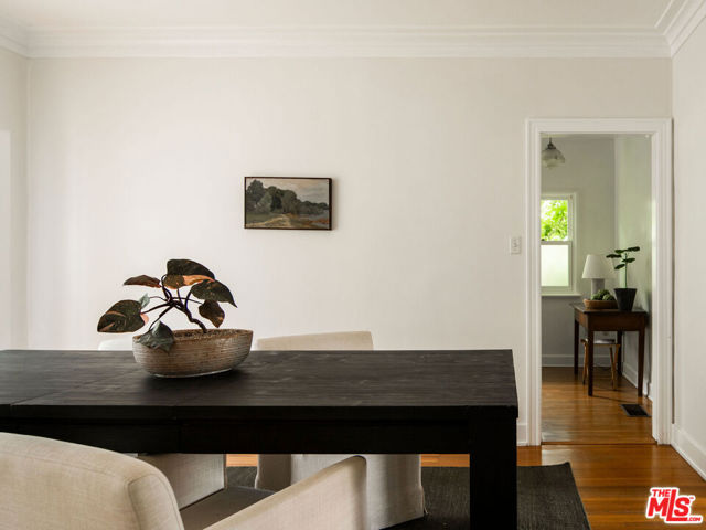1402 N Benton Way, Los Angeles CA: https://media.crmls.org/mediaz/1bb43c5b-80b9-40c4-a6ca-c693bb83d365.jpg