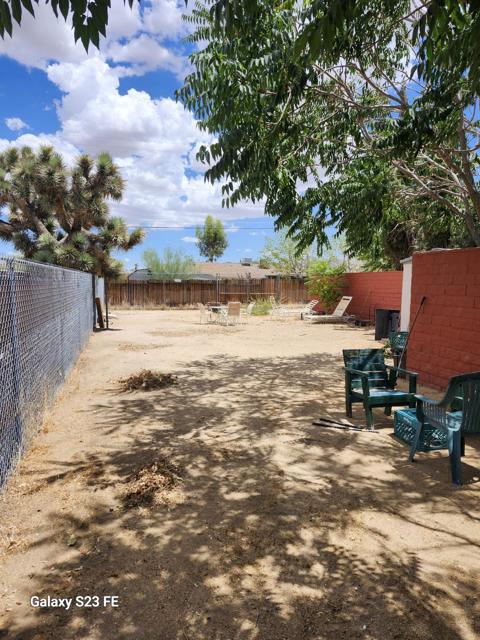 7585 Joshua Lane, Yucca Valley CA: https://media.crmls.org/mediaz/1bb59214-a594-4006-a9ee-174df541355c.jpg