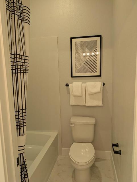 11210 Cottonwood Place, Saratoga CA: https://media.crmls.org/mediaz/1bb59bd2-8c26-49e1-861b-9e7d54e82c5b.jpg