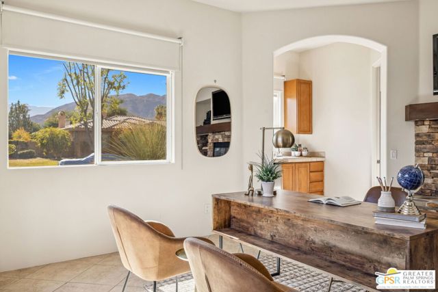 2 Varsity Circle, Rancho Mirage CA: https://media.crmls.org/mediaz/1bb5a1c4-b5bf-48f1-8592-21fabdbe1732.jpg
