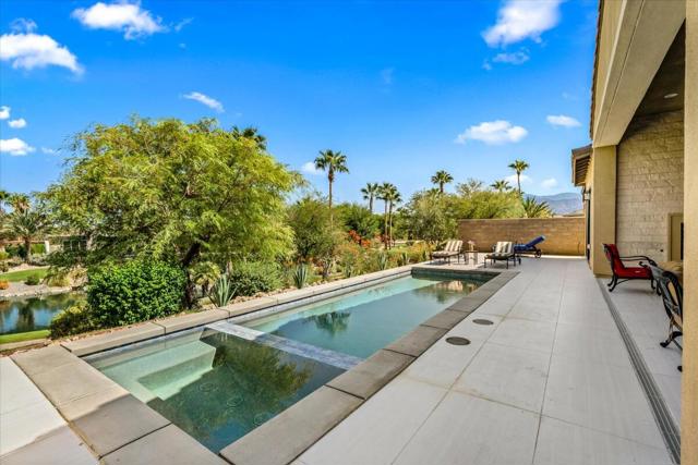 57870 Stone Creek W Trail, La Quinta CA: https://media.crmls.org/mediaz/1bb6a678-0c2c-4cb4-b69d-7dd0522cb4e2.jpg