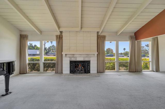 8838 La Jolla Scenic Dr N, La Jolla CA: https://media.crmls.org/mediaz/1bb72663-1c83-4712-8748-5726bf26373c.jpg