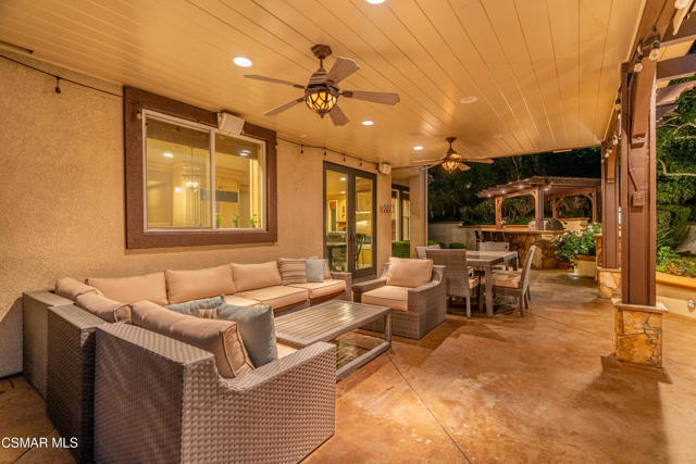 551 Rustic Hills Drive, Simi Valley CA: https://media.crmls.org/mediaz/1bb75d73-d3f5-4c32-b36a-9094b0765a07.jpg