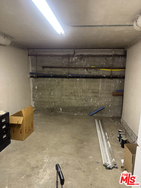 8218 De Longpre Avenue, West Hollywood CA: https://media.crmls.org/mediaz/1bb7996d-c746-42d2-a284-4f29ff0142cd.jpg
