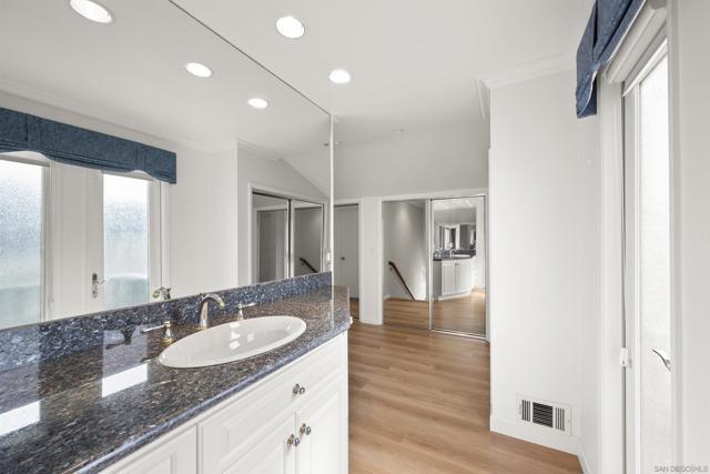 1151 Catalina Boulevard, San Diego CA: https://media.crmls.org/mediaz/1bb7a441-1320-4610-96ad-89c11bc75477.jpg