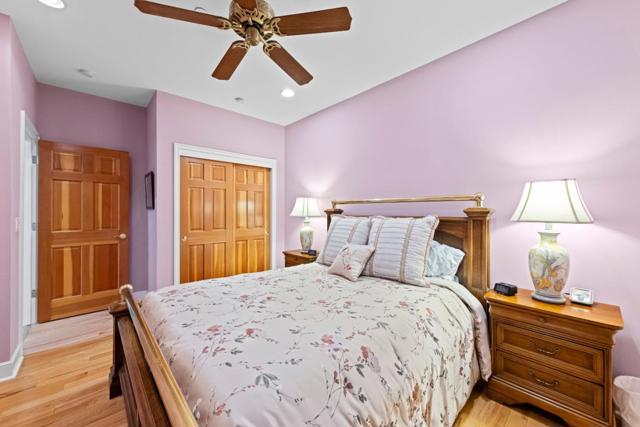 6915 Redwood Retreat Road, Gilroy CA: https://media.crmls.org/mediaz/1bb7f179-8105-4d9d-a667-d1b48699dc17.jpg