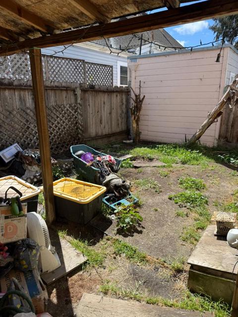 65 Buena Vista Street, Salinas CA: https://media.crmls.org/mediaz/1bb9a8c5-3a3a-438d-aed5-6e866a8e3f1e.jpg