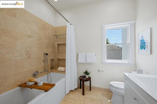 1420 Stannage Ave, Berkeley CA: https://media.crmls.org/mediaz/1bbab759-cc13-451a-abaa-4d9fc4083fe4.jpg