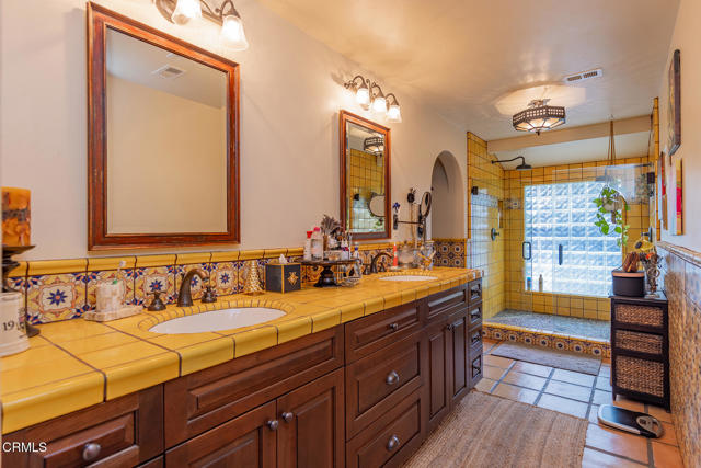 1419 Trusty Lane, Ojai CA: https://media.crmls.org/mediaz/1bbac766-10e3-45a6-a235-8f2567cbaadc.jpg