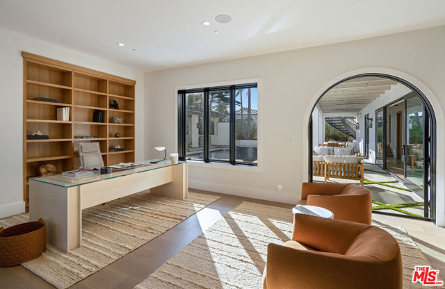 7052 Dume Drive, Malibu CA: https://media.crmls.org/mediaz/1bbb1bd1-5e7e-417c-ab9a-8fb14db2aa7b.jpg