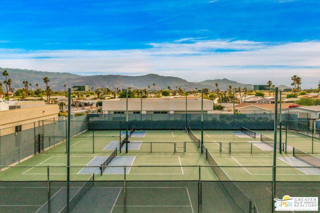 39163 Warm Springs Drive, Palm Desert CA: https://media.crmls.org/mediaz/1bbb64e9-188f-4b40-9d53-a236c2933d0b.jpg