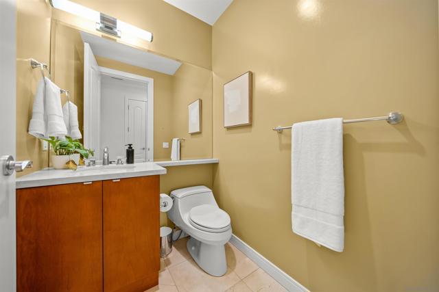 550 Front St, San Diego CA: https://media.crmls.org/mediaz/1bbc1007-c30c-4d7f-9816-429b4a6491eb.jpg