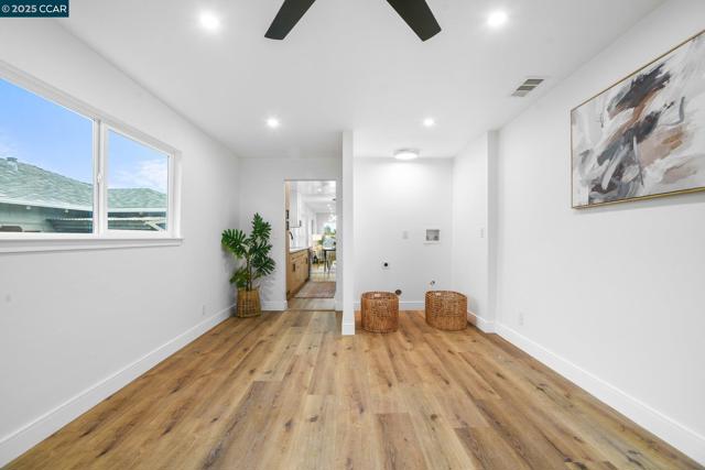 1348 E 26Th St, Oakland CA: https://media.crmls.org/mediaz/1bbc4828-f89b-4173-b805-e5b79dd1dcc4.jpg