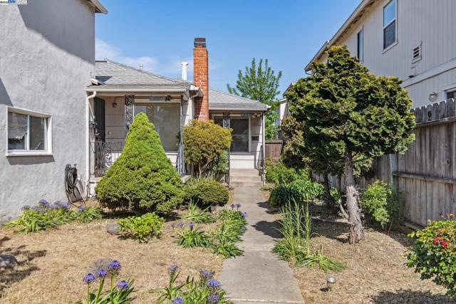 21032 Baker Rd, Castro Valley CA: https://media.crmls.org/mediaz/1bbc57ab-8fef-4083-aa4a-5e640f1076e3.jpg