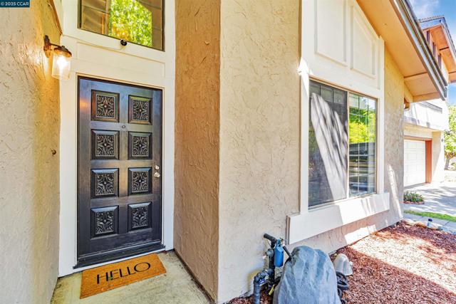 2329 Sweetwater Dr, Martinez CA: https://media.crmls.org/mediaz/1bbc61bf-d5c7-4b16-b750-941c55671b8e.jpg