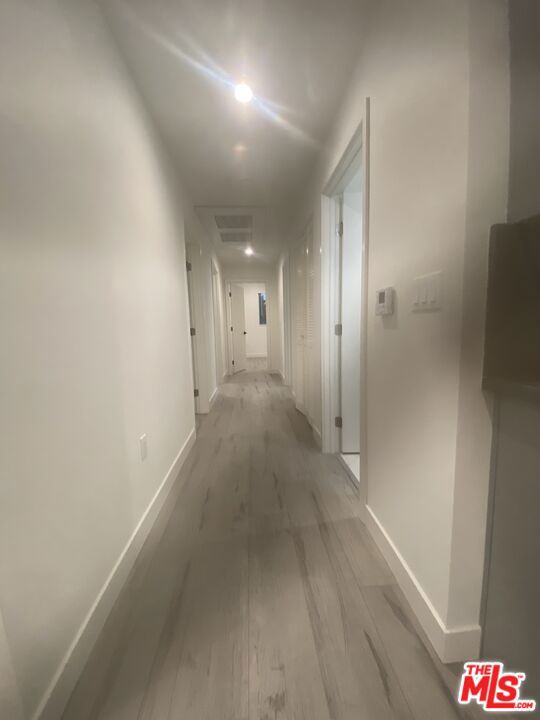 https://media.crmls.org/mediaz/1bbccf28-91c6-4c3d-b8c9-1a77406aad89.jpg?preset=X-Large